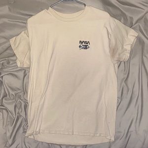 Men’s T-Shirt Color:beige Size: Large NASA